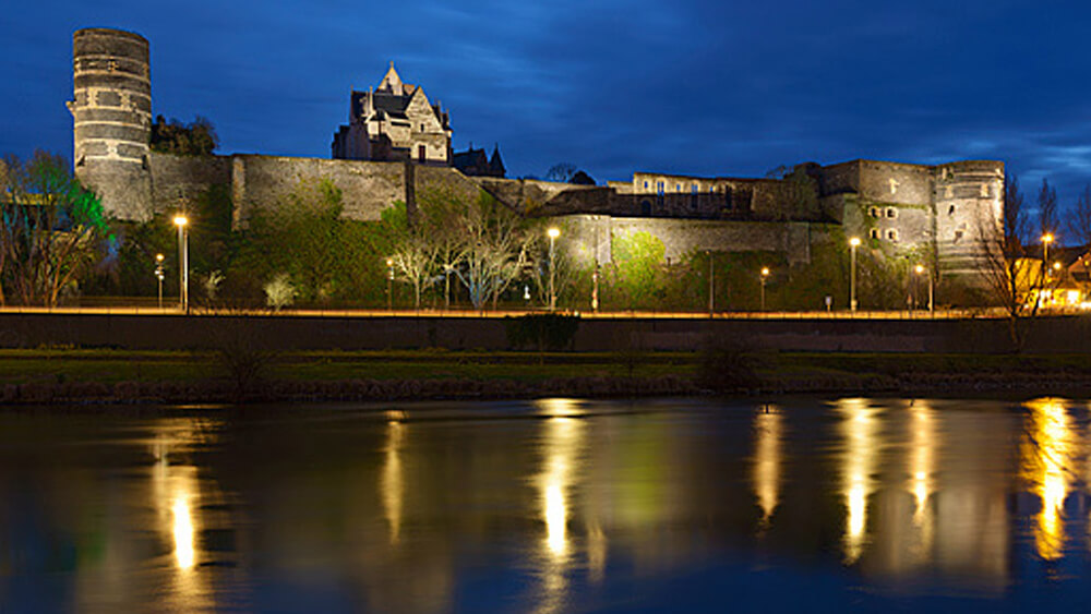 Angers le château  28km